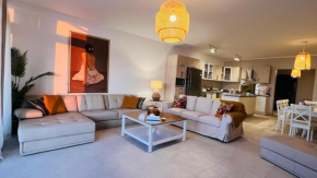 Swan Lake North Coast Luxurious Chalet with Garden